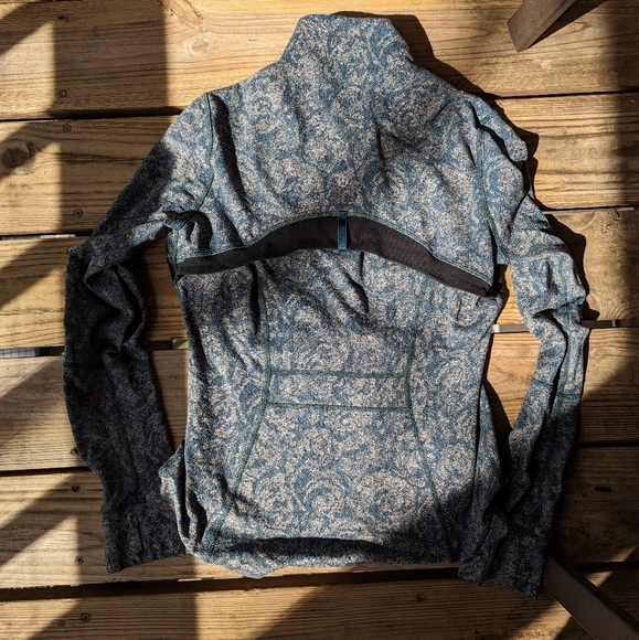 lululemon 2012 Define Brushed Alberta - Picture 6 of 7